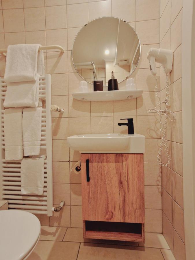 Bivius Hotel Restaurant Luxembourg Strassen Εξωτερικό φωτογραφία