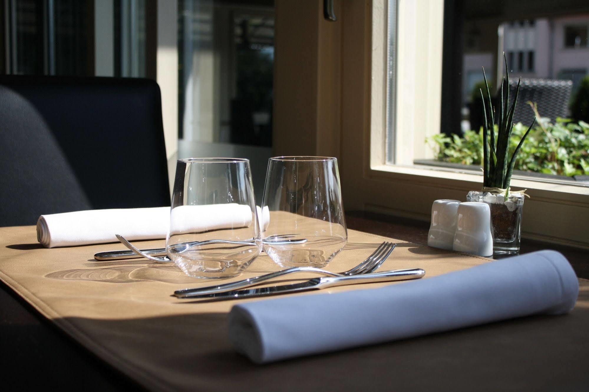 Bivius Hotel Restaurant Luxembourg Strassen Εξωτερικό φωτογραφία