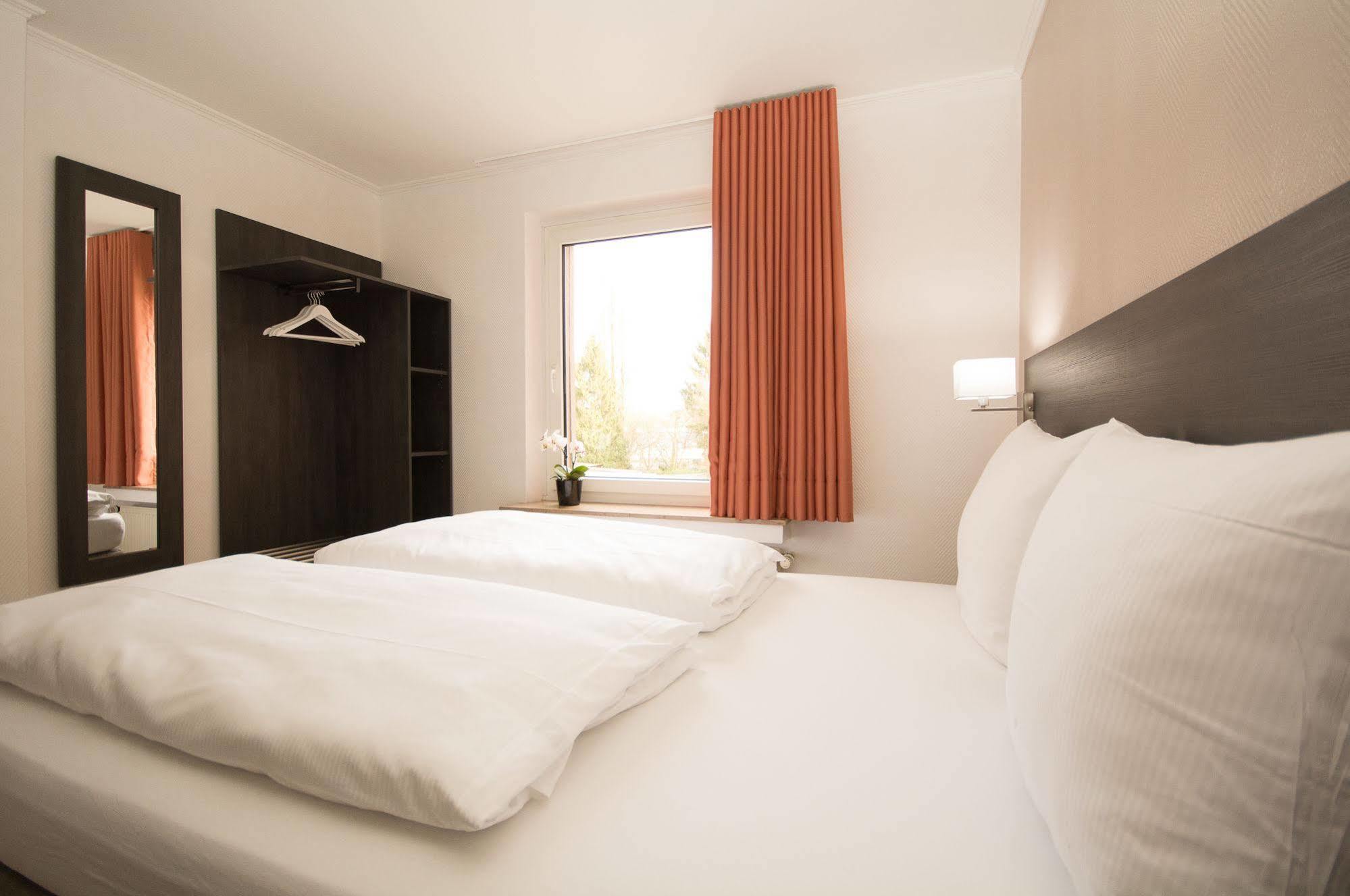 Bivius Hotel Restaurant Luxembourg Strassen Εξωτερικό φωτογραφία