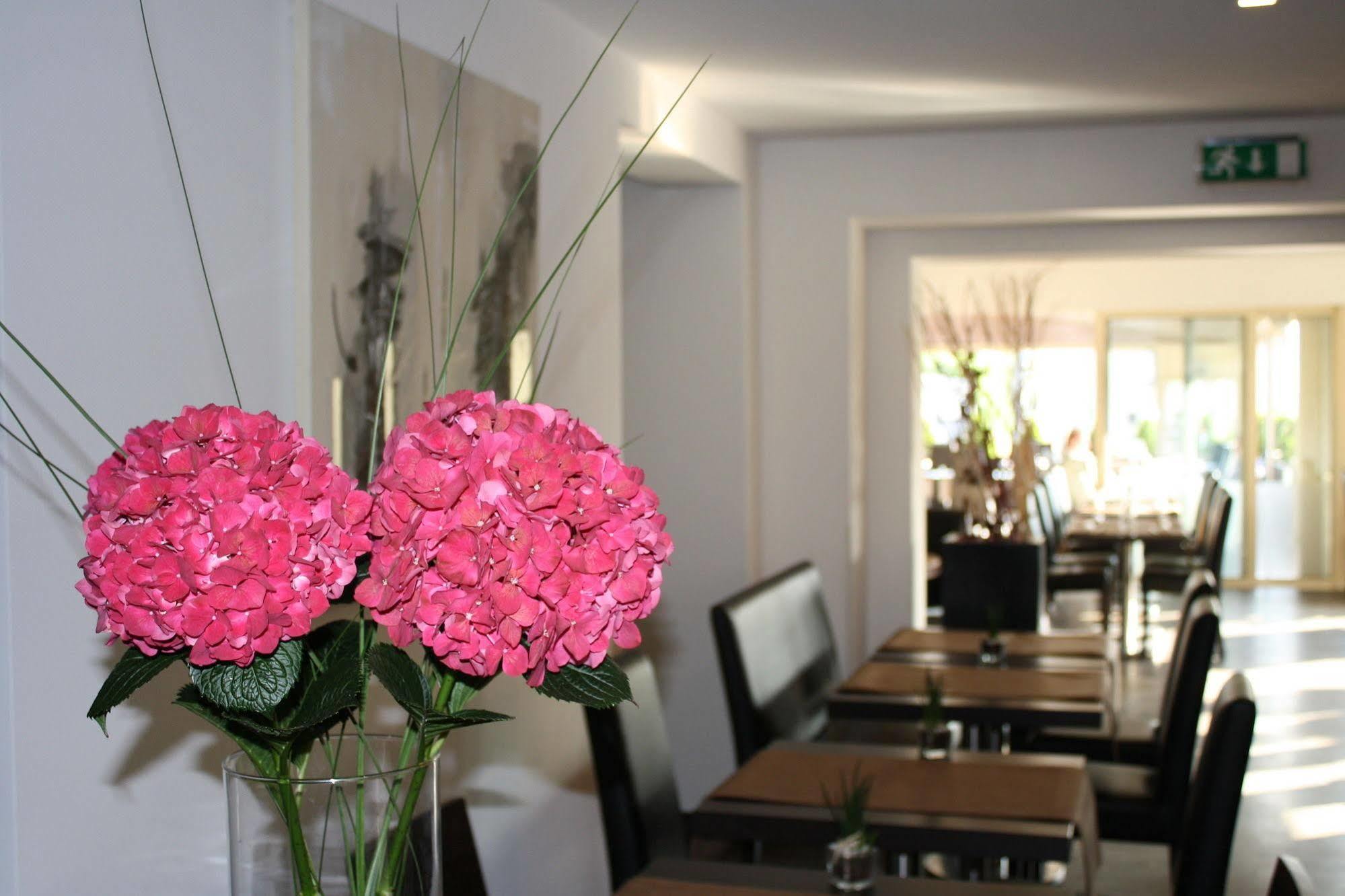Bivius Hotel Restaurant Luxembourg Strassen Εξωτερικό φωτογραφία